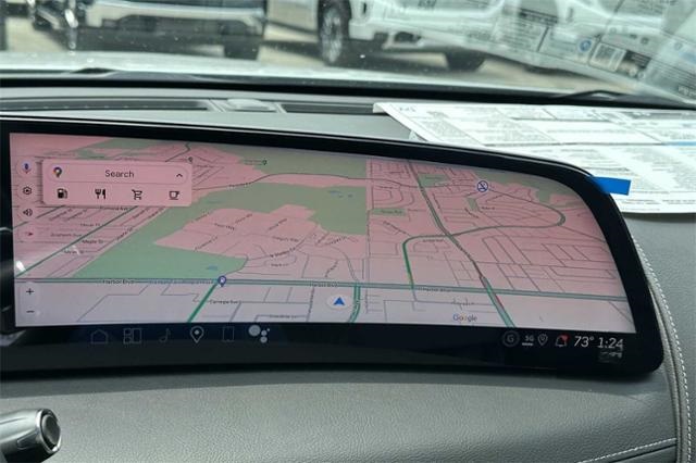 Vehicle image 18 of 32