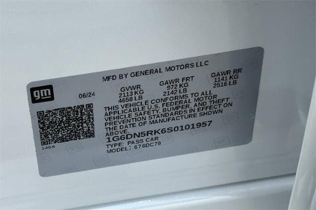 Vehicle image 26 of 32
