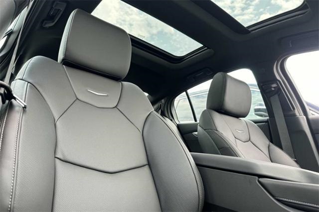 Vehicle image 11 of 32