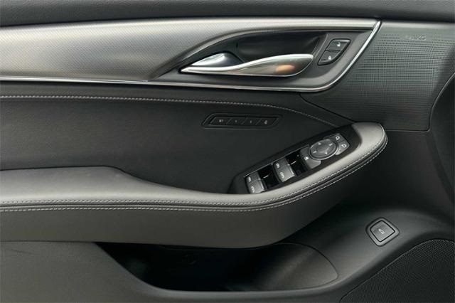 Vehicle image 20 of 32