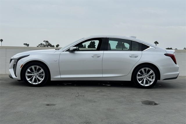 Vehicle image 8 of 32