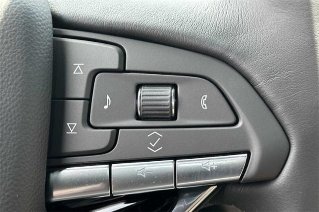 Vehicle image 29 of 32