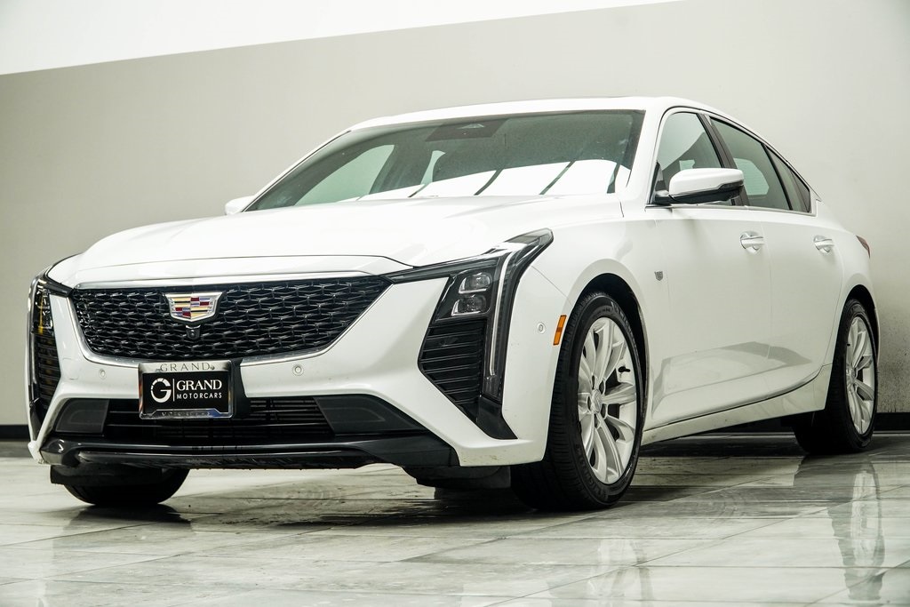 Vehicle image 2 of 39
