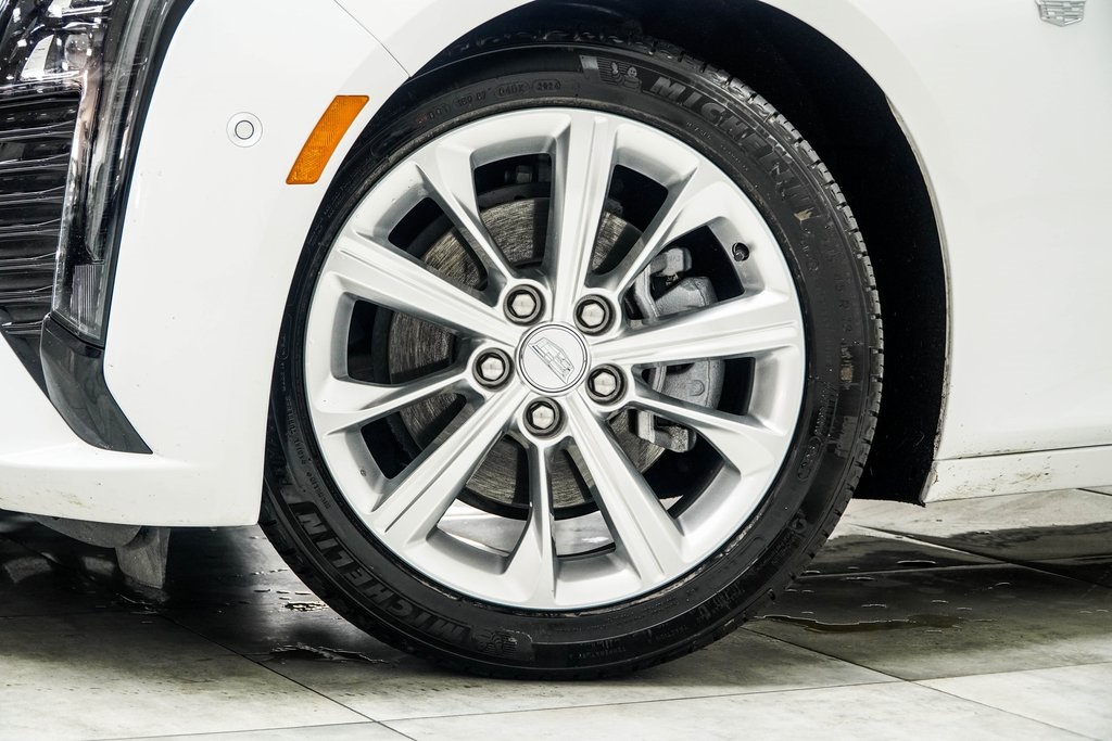 Vehicle image 11 of 39