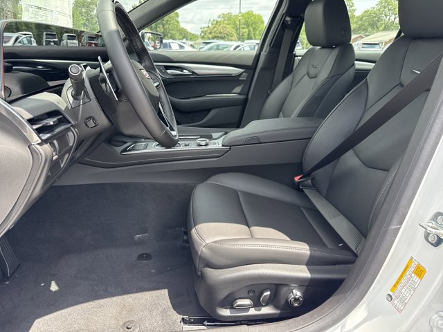 2025 Cadillac CT5 Premium Luxury Image 5 of 15