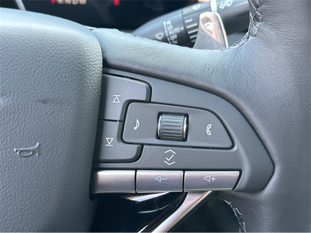 Vehicle image 21 of 35