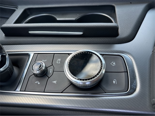 Vehicle image 26 of 35