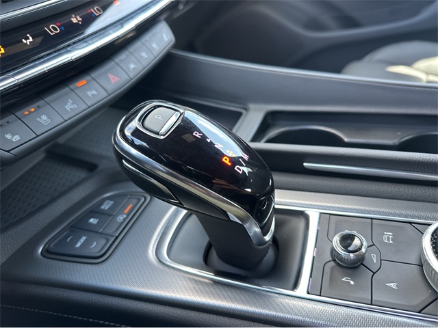 Vehicle image 25 of 35