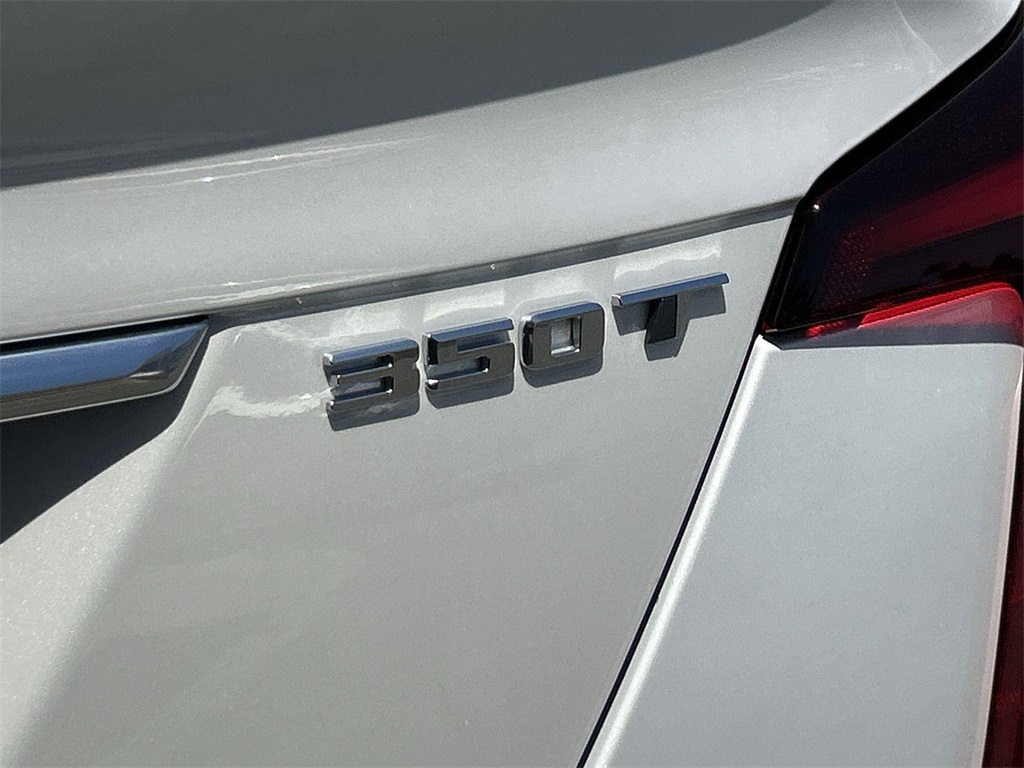 Vehicle image 31 of 36