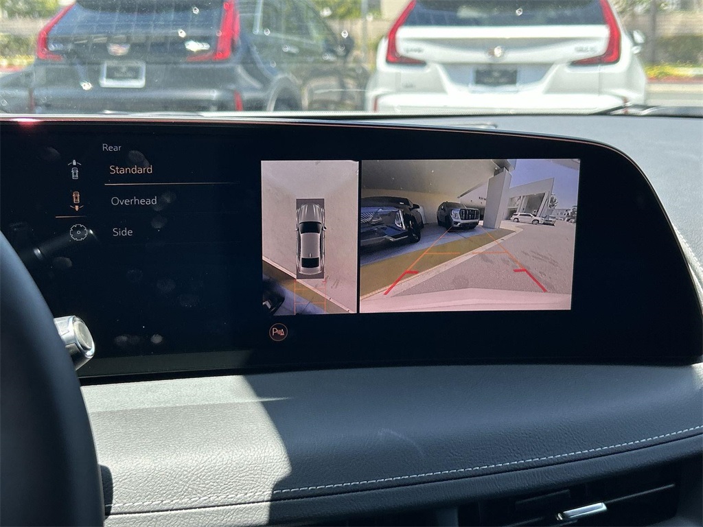 Vehicle image 14 of 36
