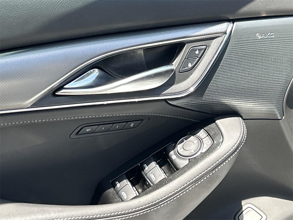 Vehicle image 23 of 36