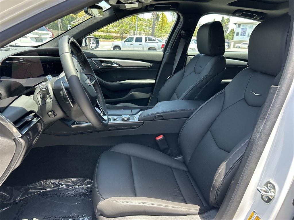 Vehicle image 24 of 36