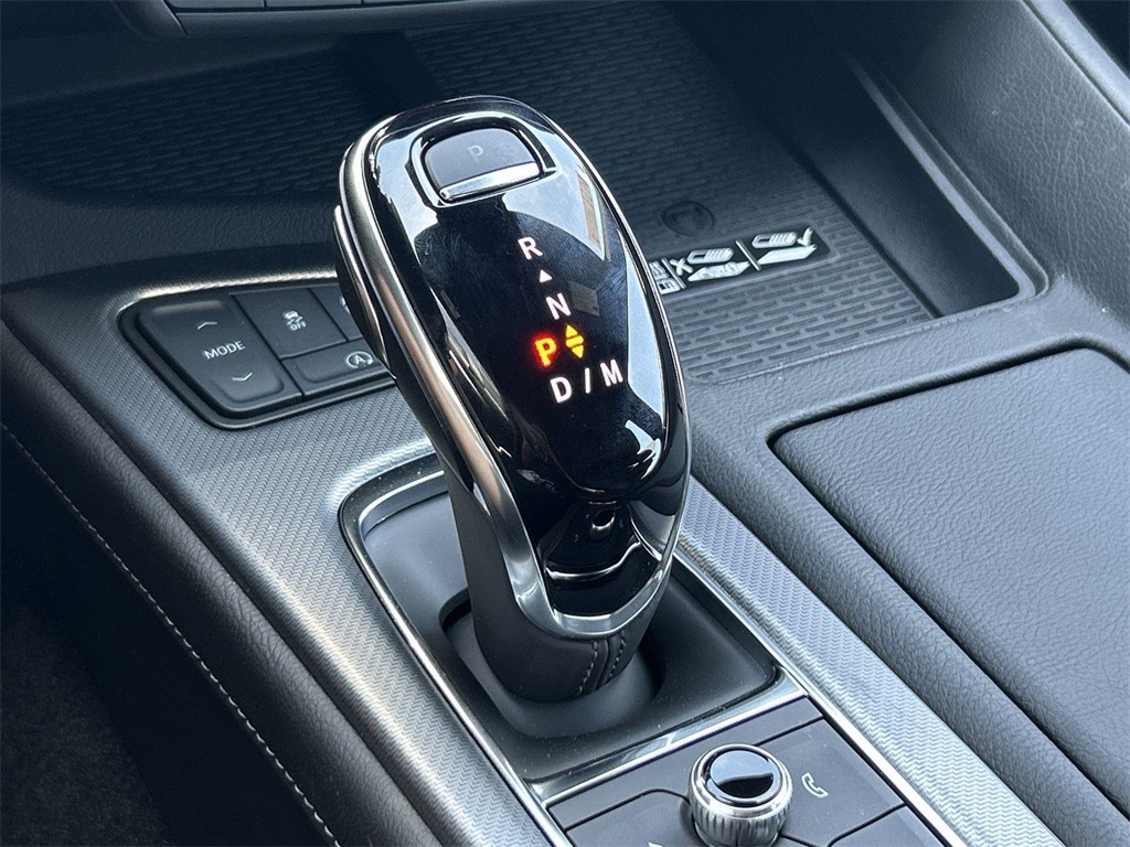 Vehicle image 13 of 36