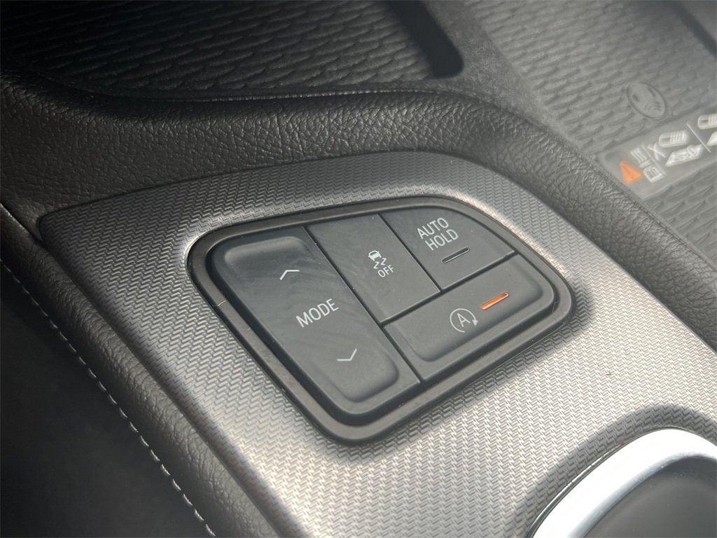 Vehicle image 29 of 40