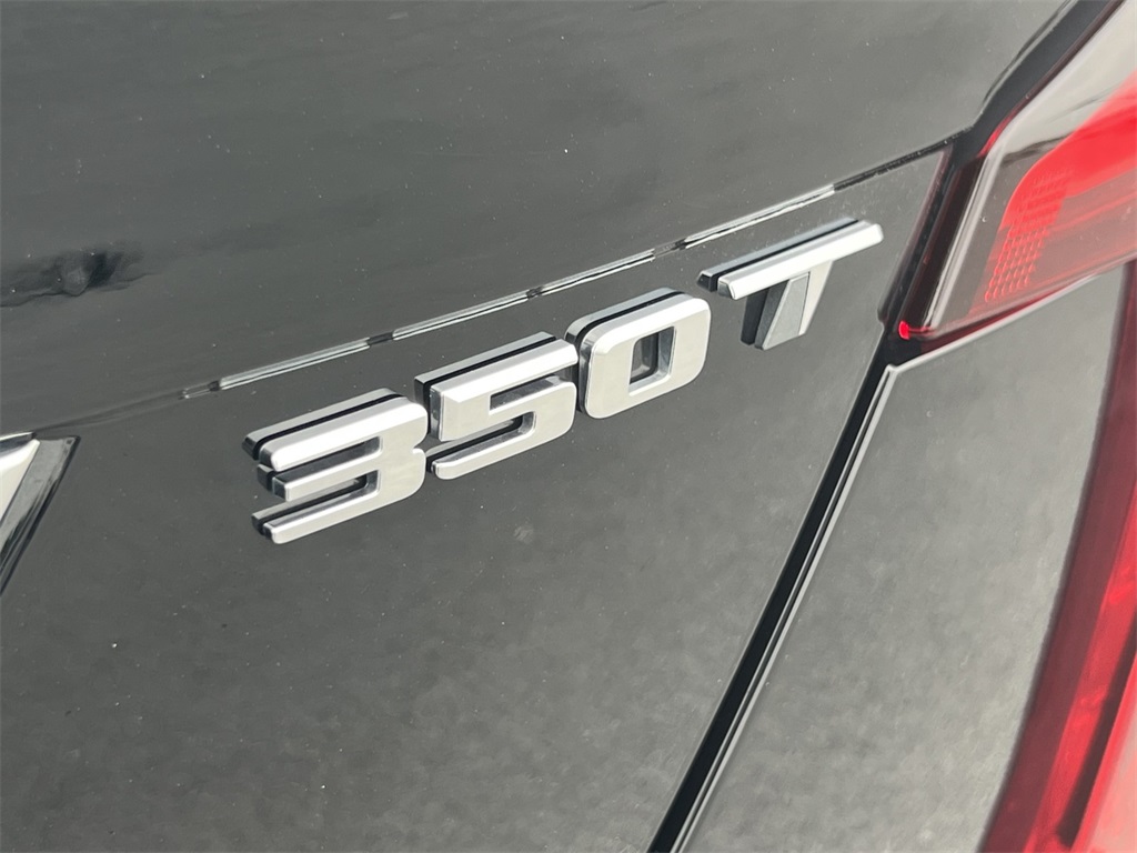 Vehicle image 14 of 40