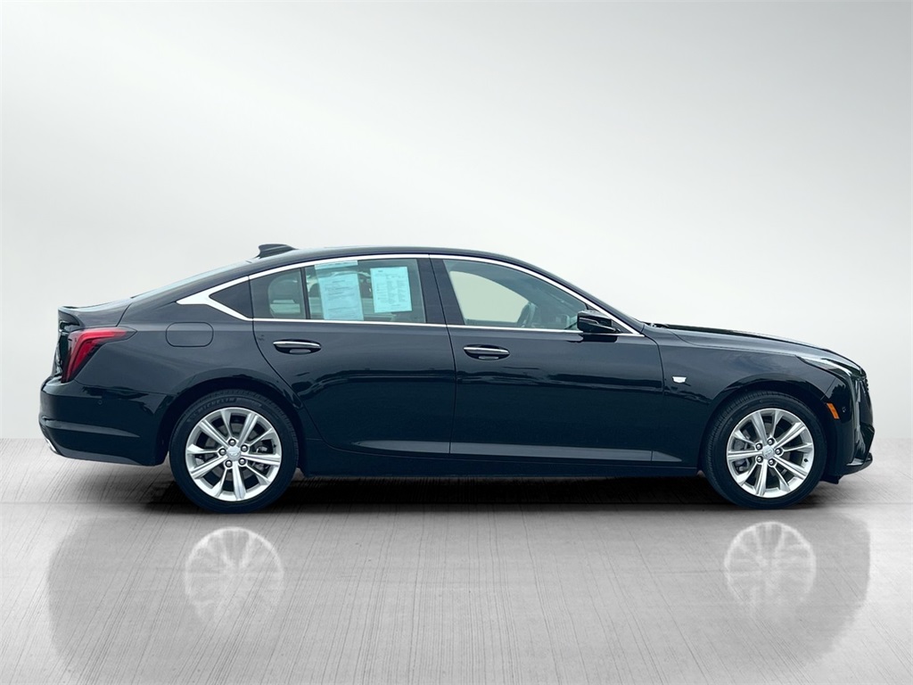Vehicle image 4 of 40