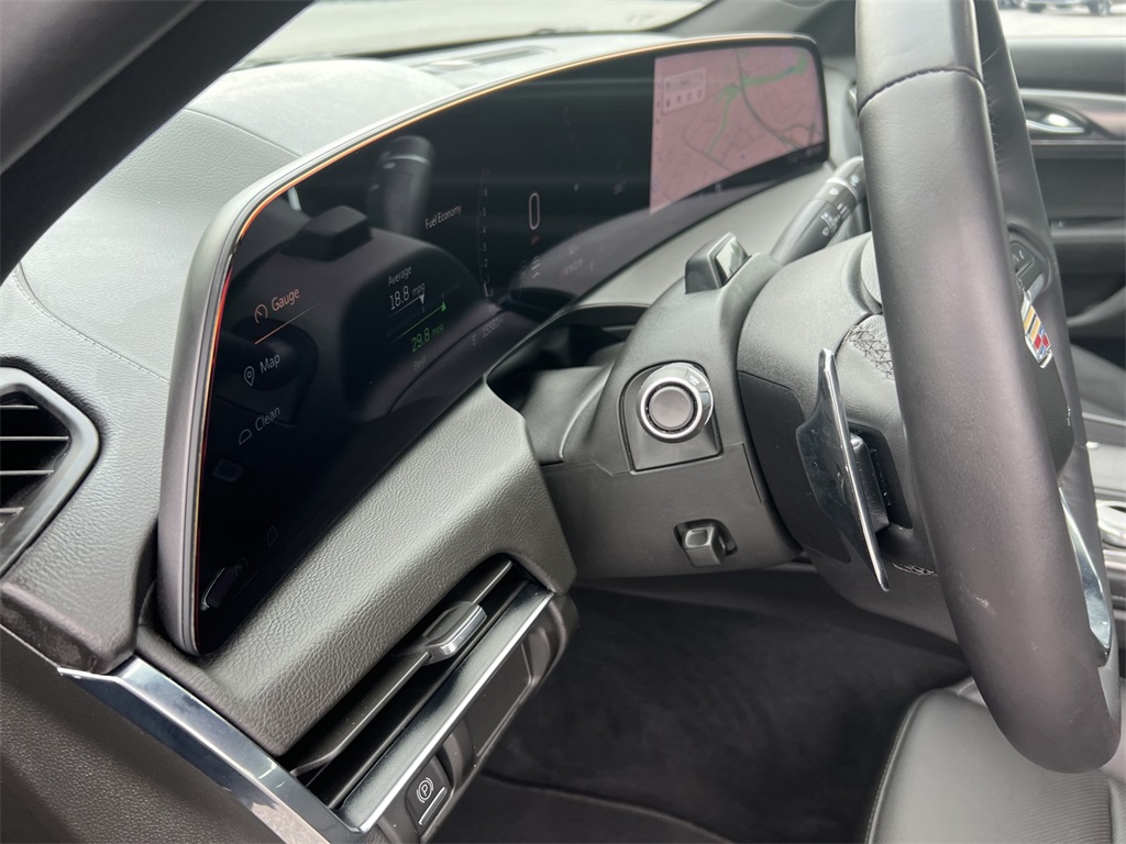 Vehicle image 18 of 40