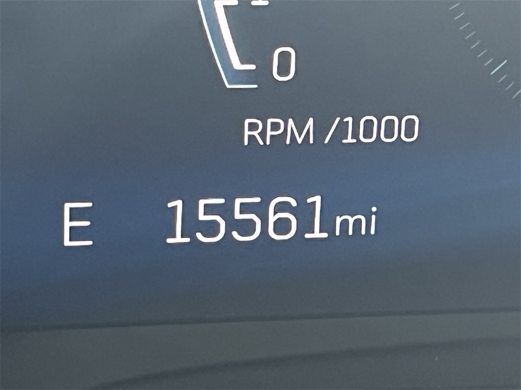Vehicle image 22 of 40