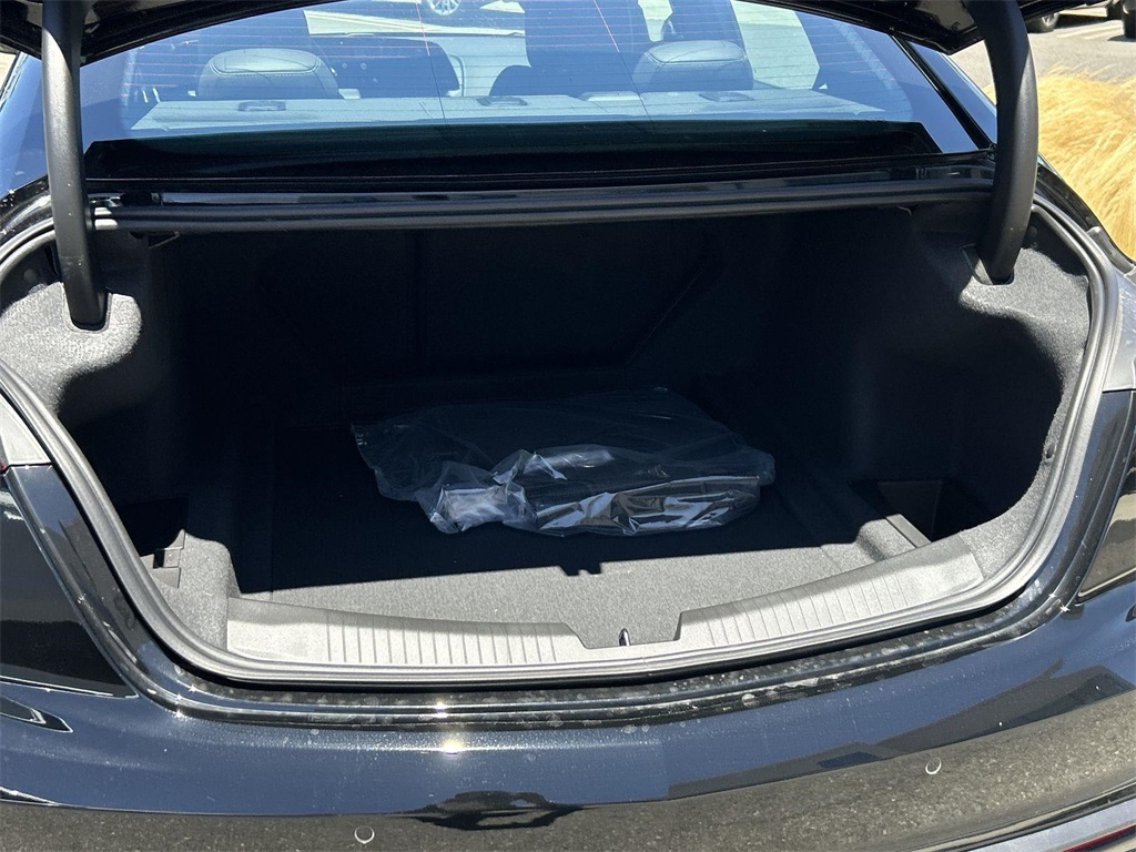 Vehicle image 7 of 36