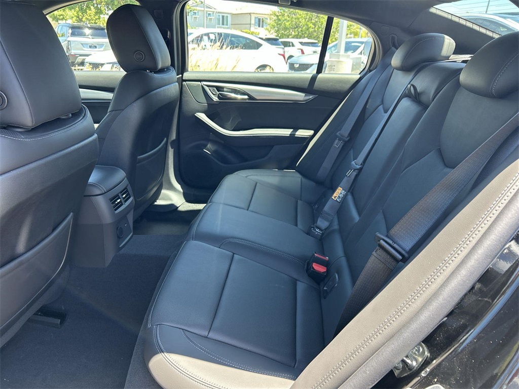 Vehicle image 8 of 36