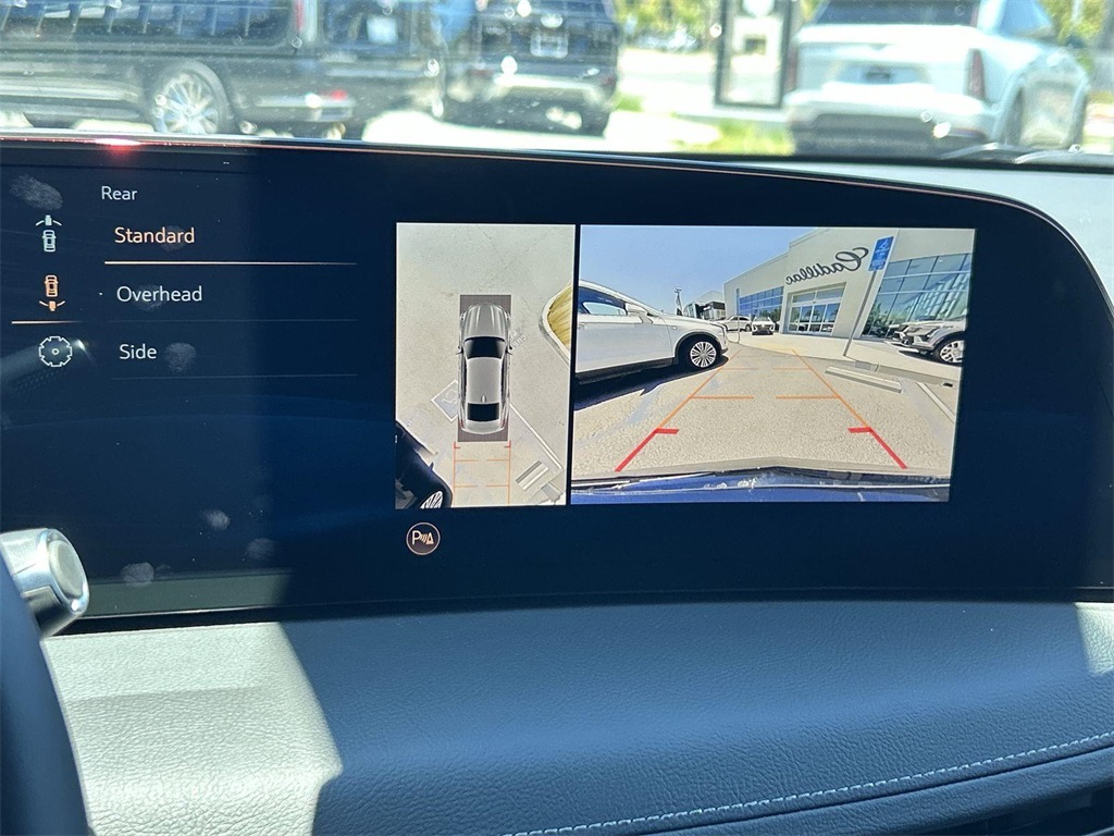 Vehicle image 21 of 36