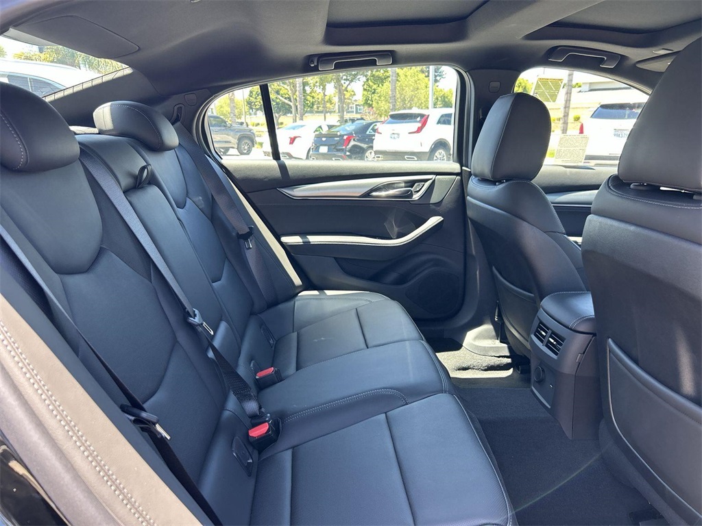 Vehicle image 10 of 36