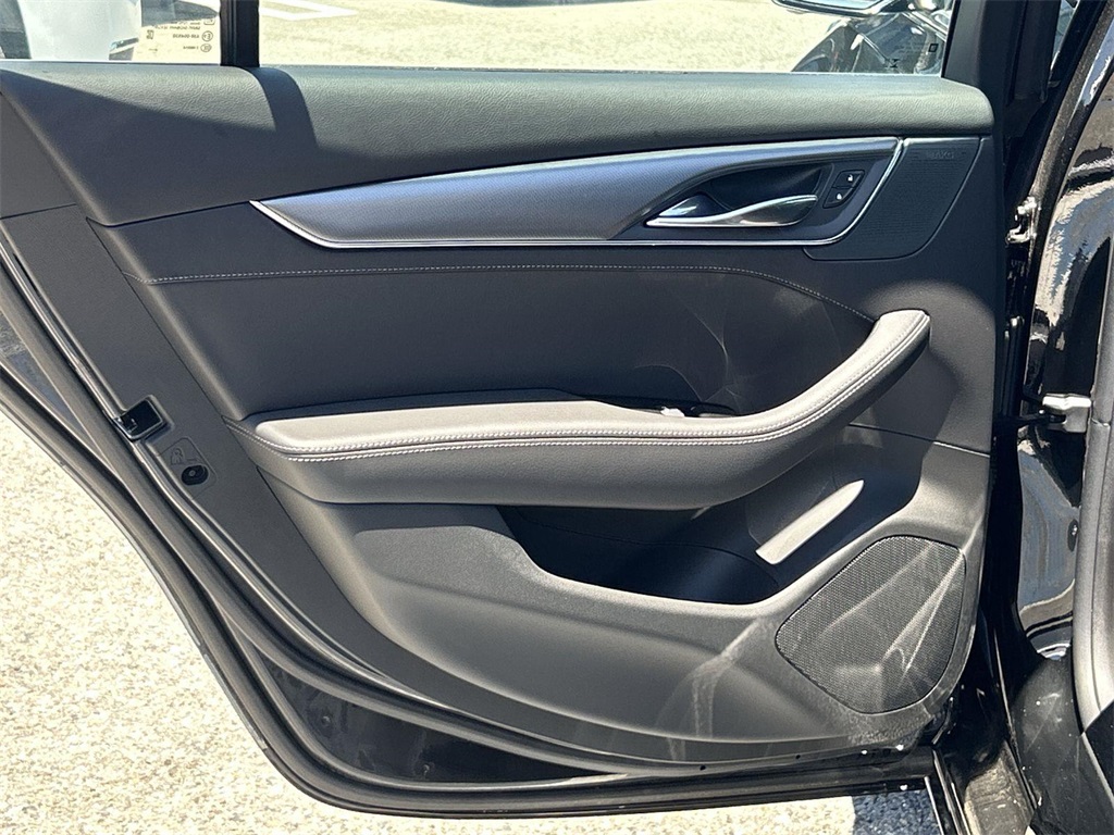 Vehicle image 22 of 36