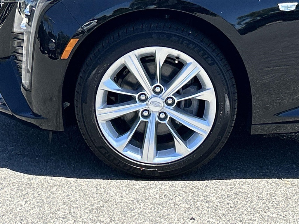 Vehicle image 6 of 36