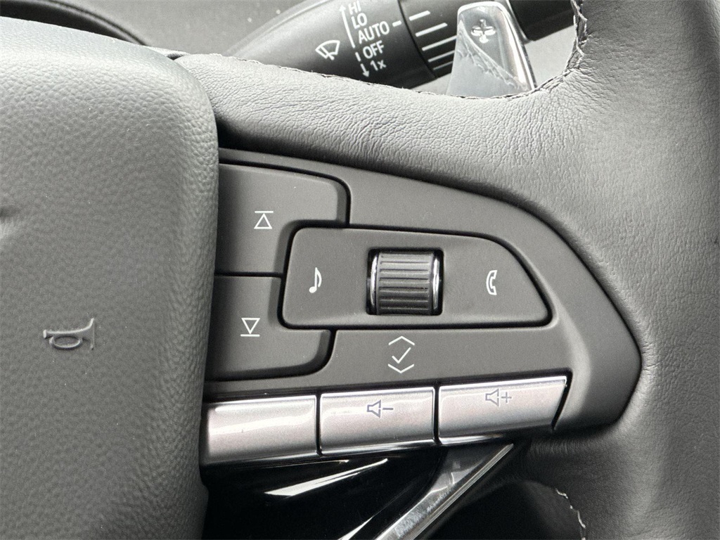 Vehicle image 35 of 43
