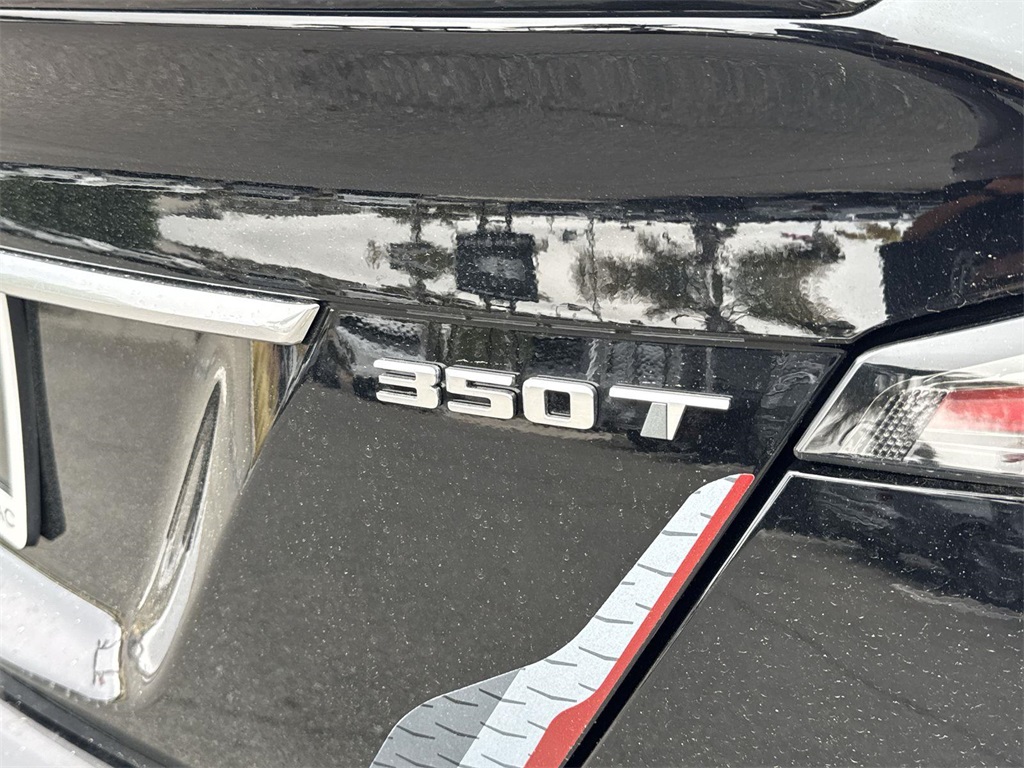 Vehicle image 41 of 43