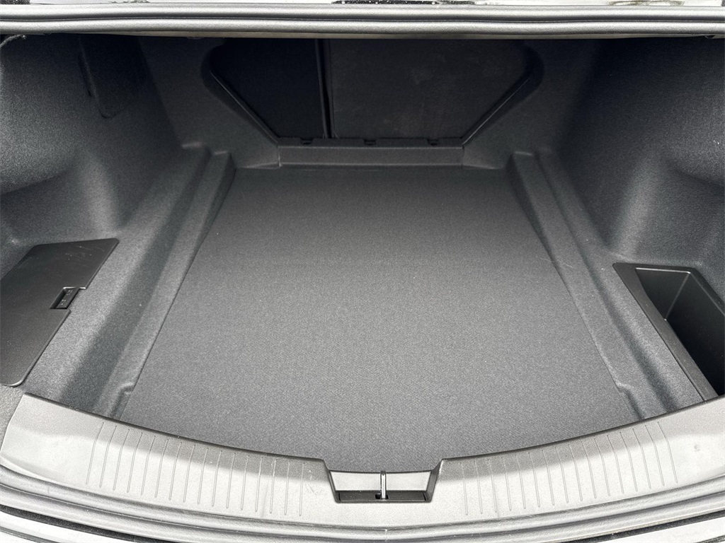 Vehicle image 15 of 43