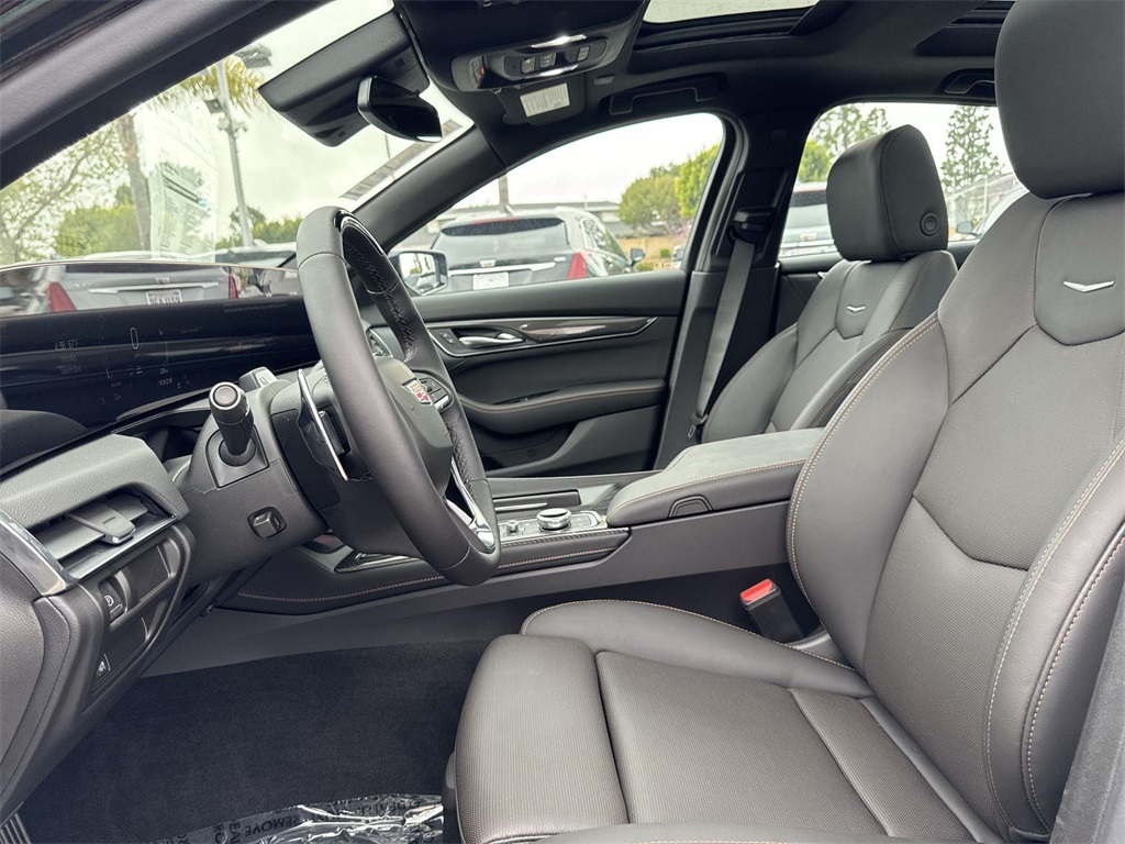 Vehicle image 20 of 43