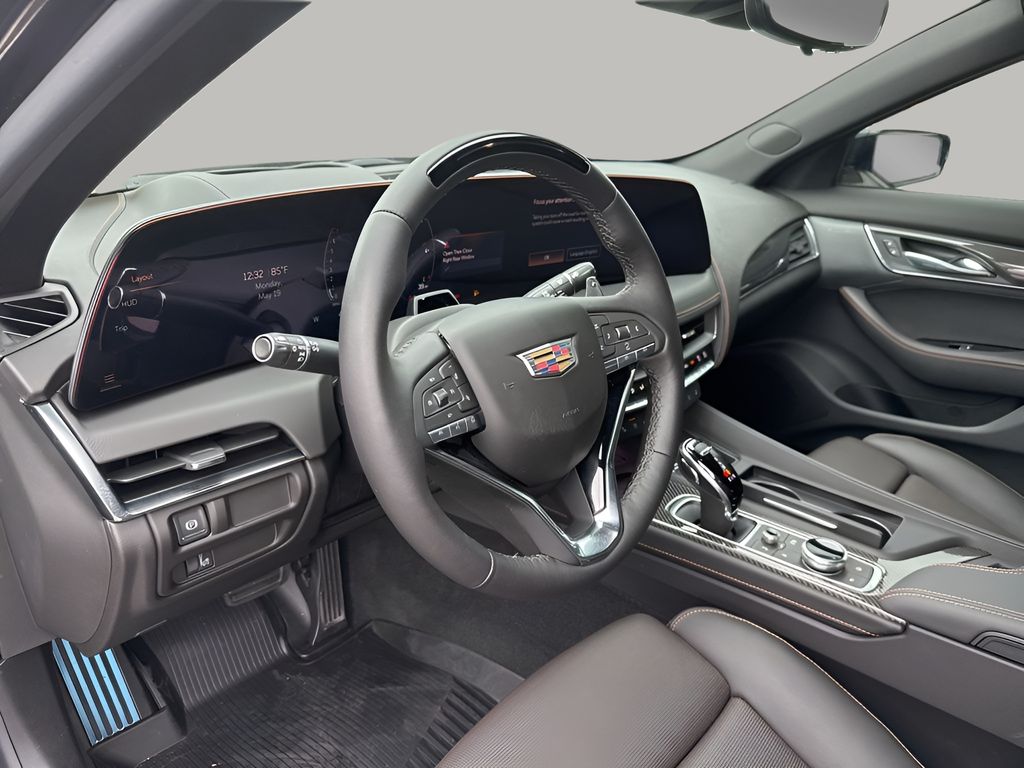 Vehicle image 16 of 40