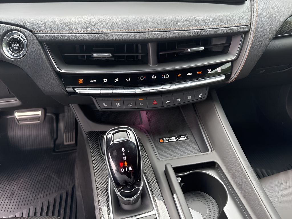 Vehicle image 28 of 40
