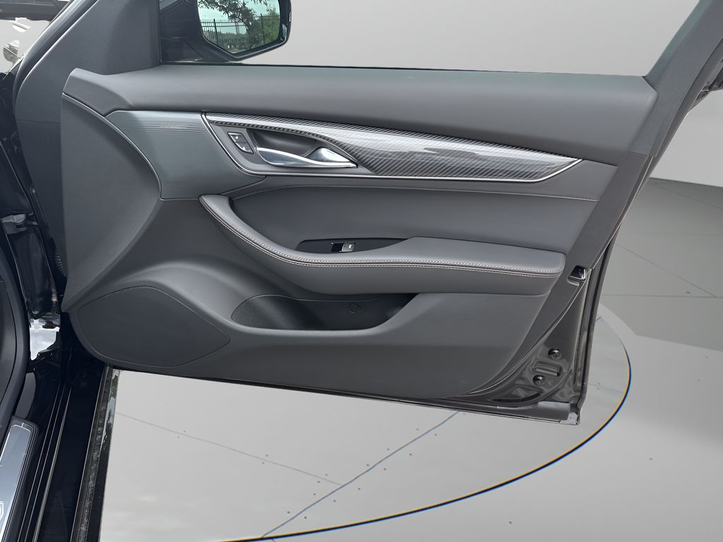 Vehicle image 11 of 40