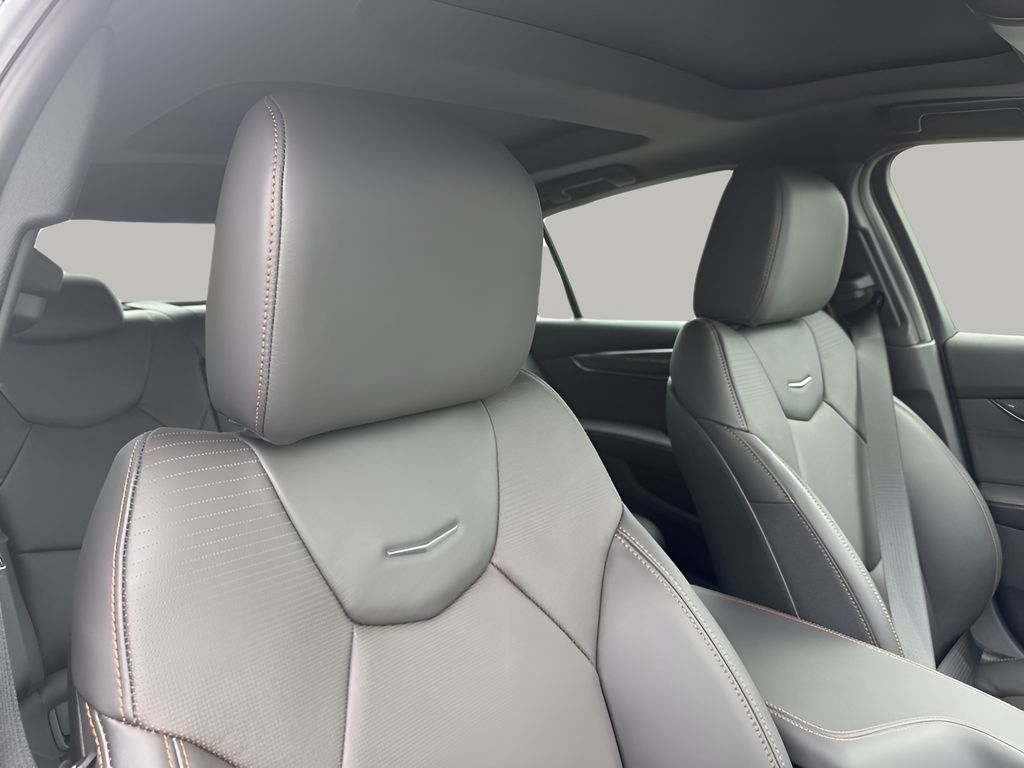 Vehicle image 14 of 40
