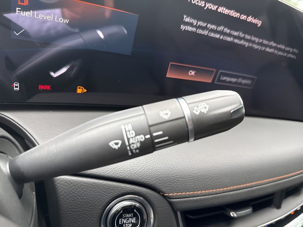Vehicle image 25 of 40