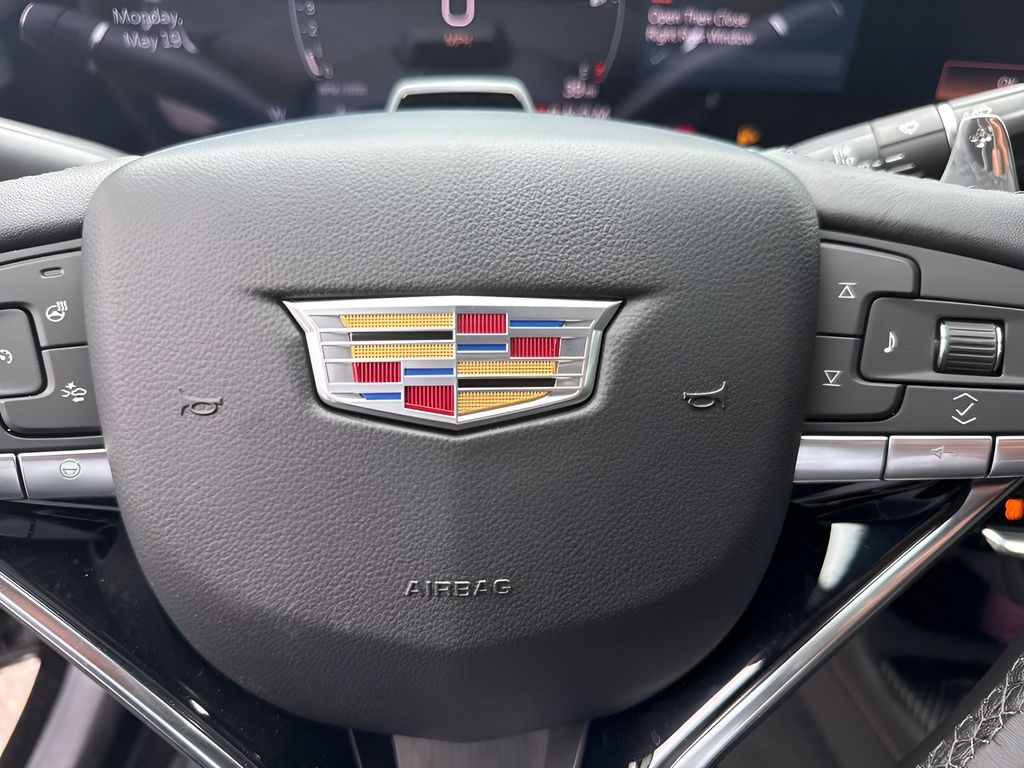 Vehicle image 23 of 40