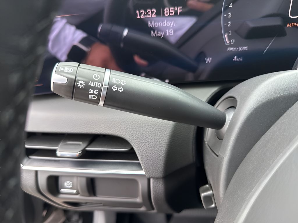 Vehicle image 24 of 40
