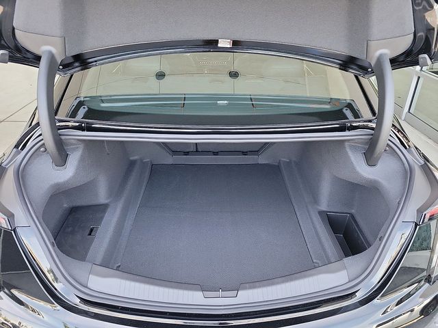 Vehicle image 27 of 35