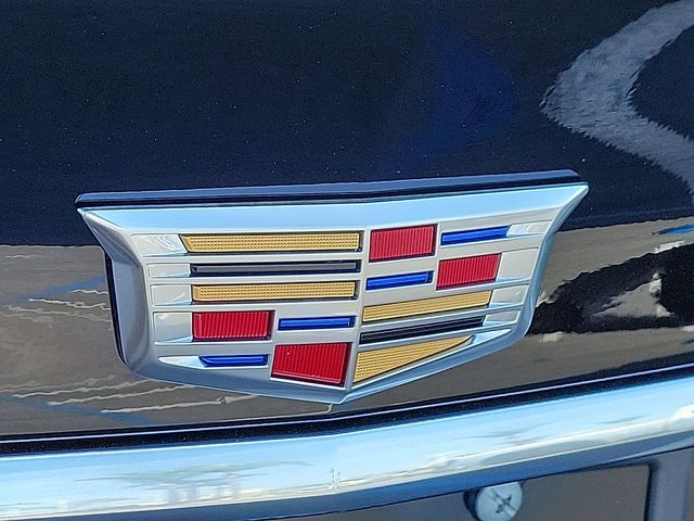 Vehicle image 33 of 35