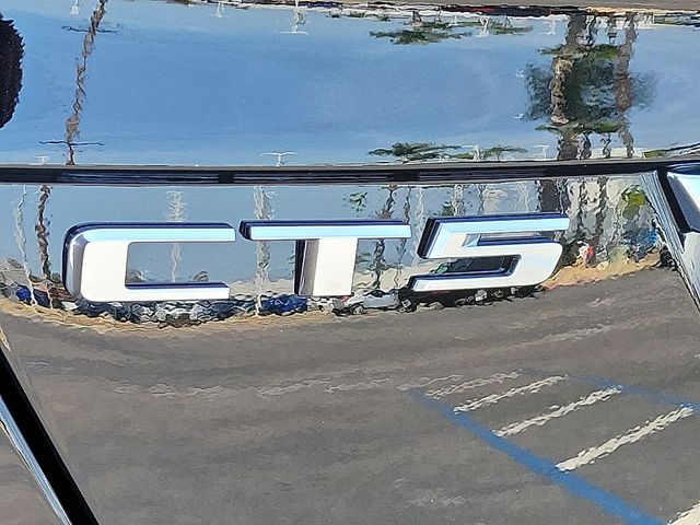 Vehicle image 32 of 35