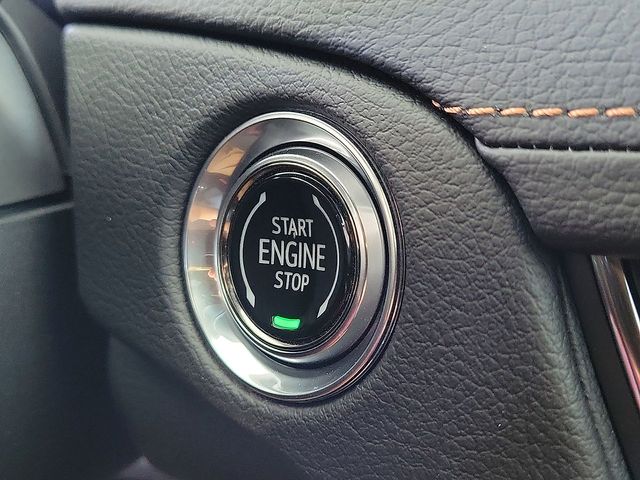 Vehicle image 17 of 35