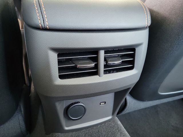 Vehicle image 22 of 35