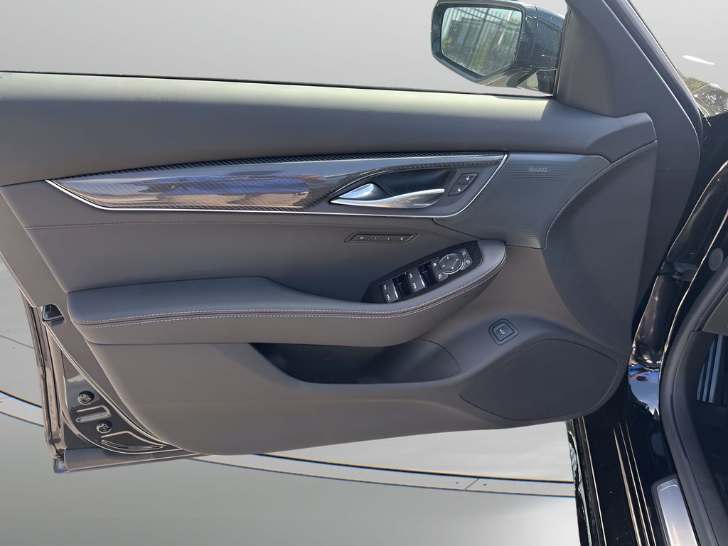 Vehicle image 20 of 36