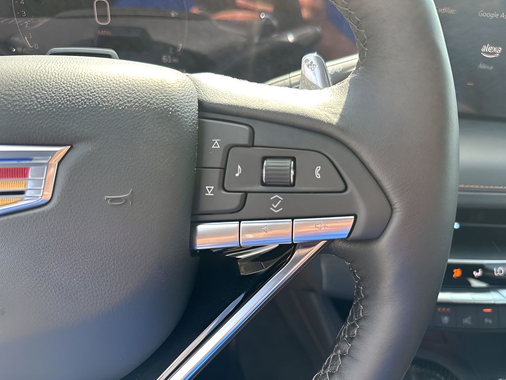Vehicle image 26 of 36