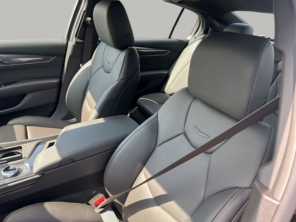 Vehicle image 22 of 36