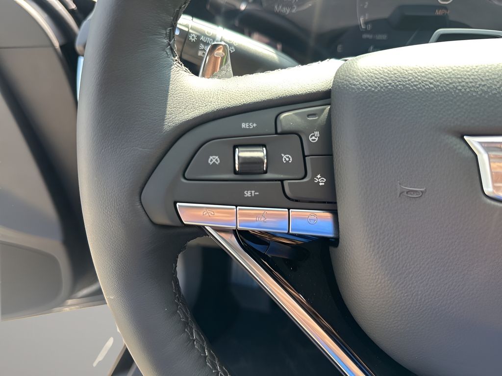 Vehicle image 25 of 36