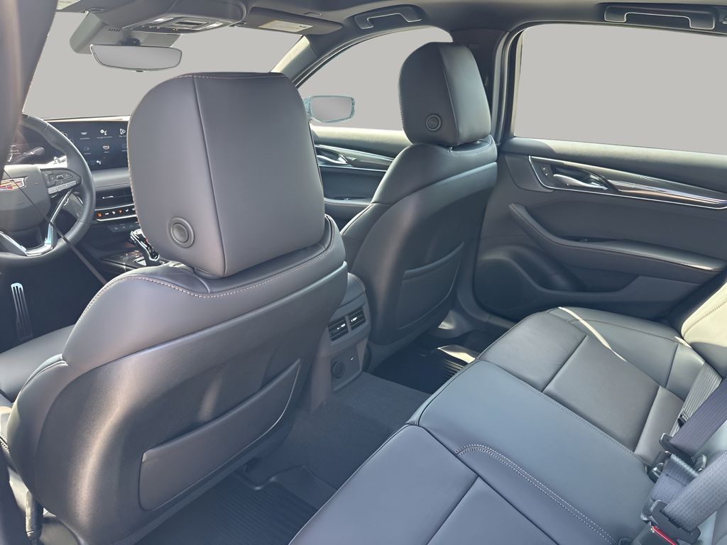 Vehicle image 17 of 36