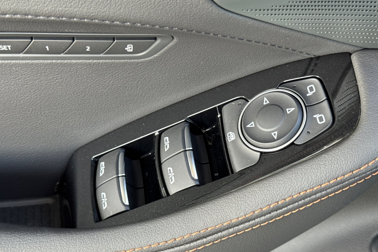 Vehicle image 11 of 33